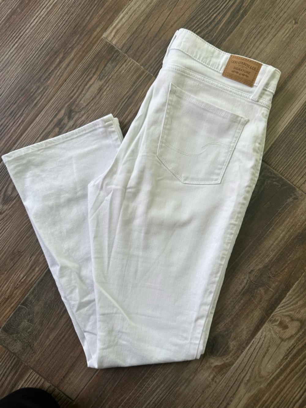 Levi's White Mid-Rise BootCut Flare Jeans - Picture 8 of 15